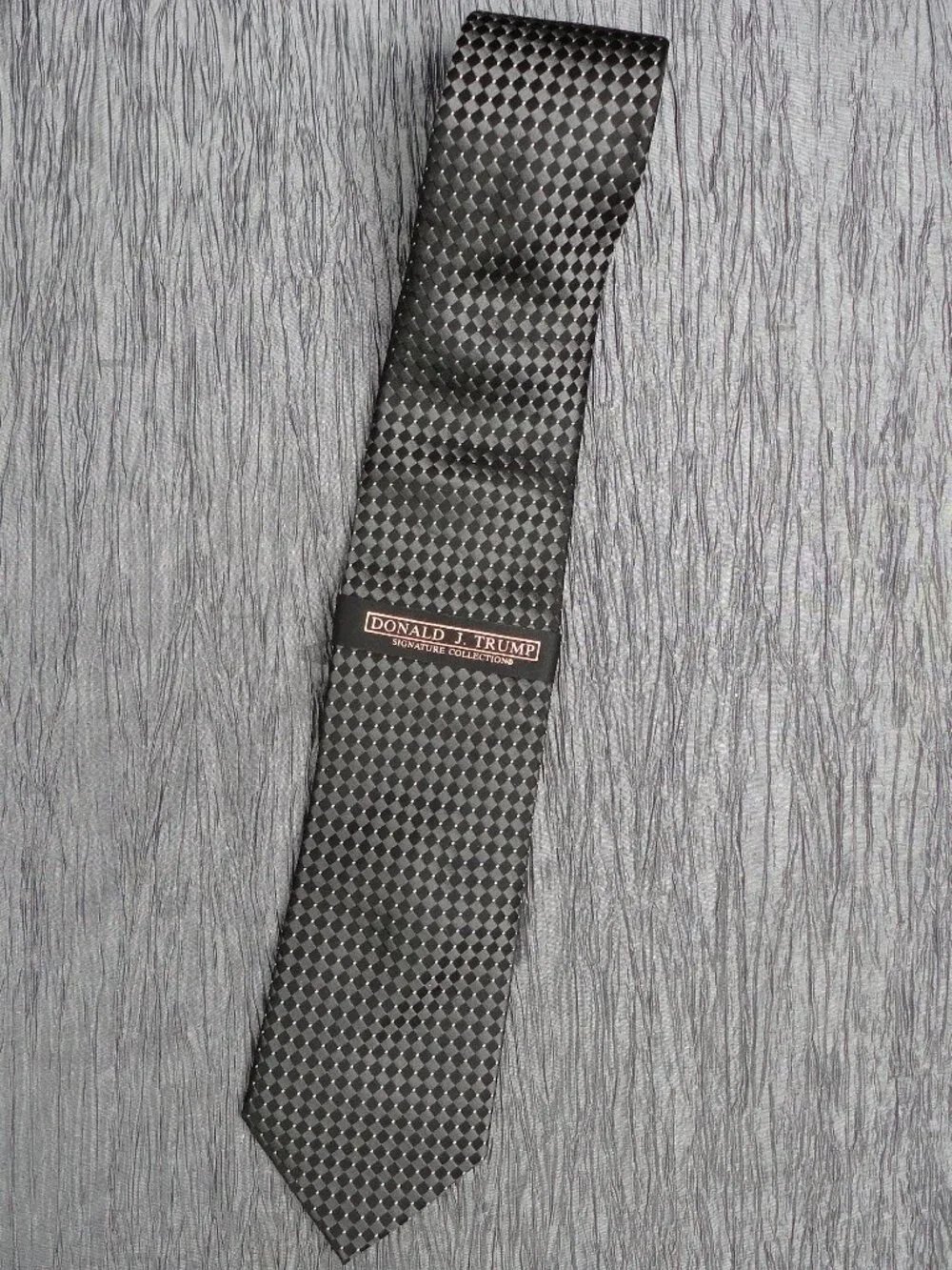 NWT Donald J Trump Collection Black cross-check 100% silk men's designer tie